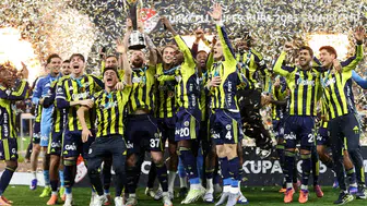 FENERBAHÇE SÜPER KUPAYI SÜPER OYUNU İLE  2-0 İLE KAZANDI!