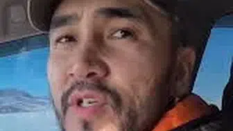 MOĞALİSTANLI GENÇ AT ETİNDEN DÖNER YEDİĞİNİ İDDİA ETTİ!