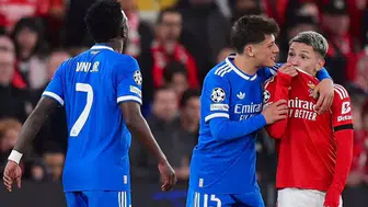 BENFİCA'LI FUTBOLCUNUN NE SÖYLEDİĞİNİ ARDA GÜLER BİLİYOR!