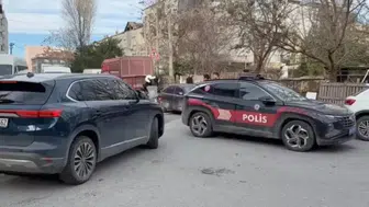 KÜÇÜKÇEKMECE’DE DEVRİYE GEZEN POLİSE BIÇAKLI SALDIRI!