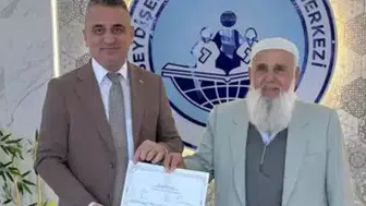 SEYDİŞEHİRLİ CELİL DEDE 84 YAŞINDA OKUMA YAZMA ÖĞRENDİ!