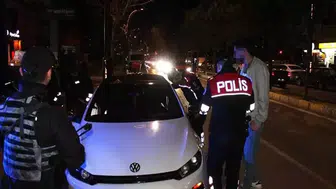 STAJER EHLİYETLİ SÜRÜCÜ TRAFİK KONTROLÜNDE ALKOLLÜ ÇIKTI!