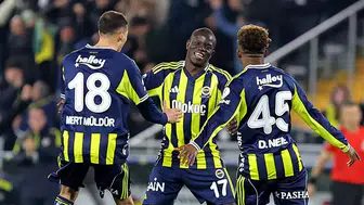 FENERBAHÇE GAZİANTEP SPOR'U 4 GOLLE GEÇEREK İDDİASINI SÜRDÜRDÜ!