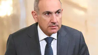 ERMENİSTAN BAŞBAKANI NİKOL PAŞİNYAN KİLİSEDE SALDIRIYA UĞRADI!