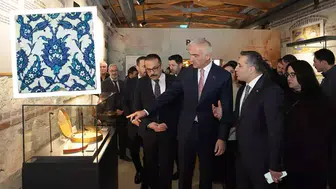 İKİ CAMİDEN ÇALINAN İKİ ÇİNİ YILLAR SONRA TÜRKİYE'YE GETİRİLDİ!