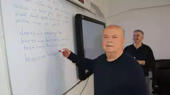 AHMET DEDE TÜRKÇE BİLMEYEN TORUNU İÇİN İNGİLİZCE ÖĞRENİYOR!