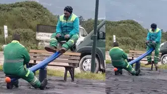 BURSALI TEMİZLİK GÖREVLİLERİNİN MOLADA “TAHTEREVALLİ” KEYFİ…