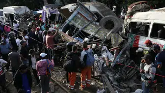 KOLOMBİYA'DA BÜYÜK ÇETE TRAFİKTE BOMBALI ARAÇ PATLATTI!