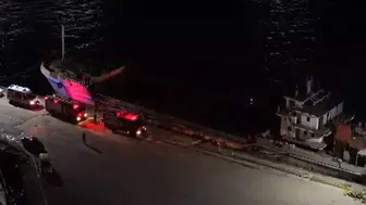 ÜSKÜDAR'DA TEKNE KIYIYA BAĞLI GEMİYE ÇARPARAK BATTI!
