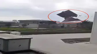 DİYARBAKIR'DA KUVVETLİ RÜZGAR ÇATIYI BÖYLE UÇURDU!