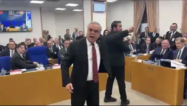 CHP MİLLETVEKİLİ ÇAKIR HALK TV’YE SESSİZ KALAN KENDİ PARTİSİNİ PROTESTO ETTİ!