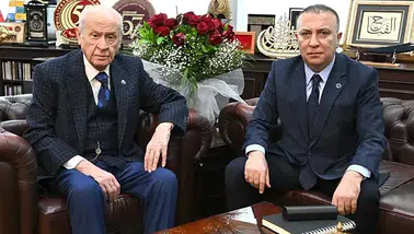 MHP'DEN İSTİFA EDEN  İZZET ULVİ YÖNTER'DEN İLK AÇIKLAMA GELDİ!