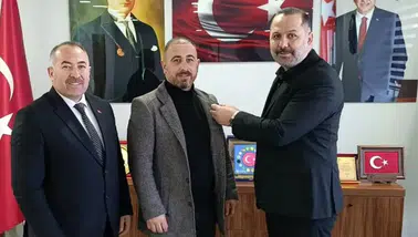 YENİDEN REFAH PARTİSİ’NDEN İSTİFA ETTİ AK PARTİYE GEÇTİ!