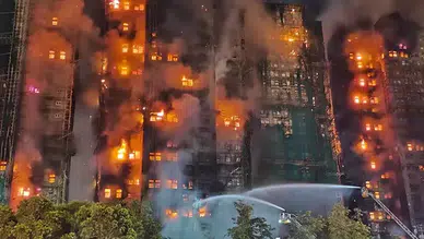 DÜNYANIN GÖZDE TURİZM MERKEZİ HONG KONG'DA YANGIN FACİASI!