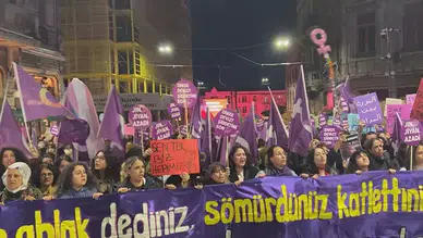 HER KESİMDEN KADINLAR TAKSİM'DE "ŞİDDETE HAYIR!" YÜRÜYÜŞÜ YAPTI!