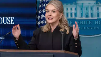 BEYAZ SARAY'IN HOLLYWOOD YILDIZI GİBİ SÖZCÜSÜ!