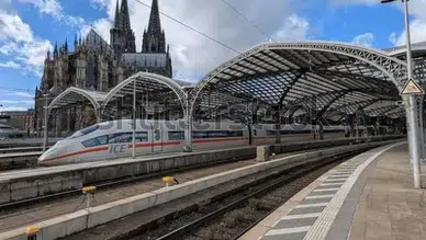 FLAŞ HABER! KÖLN MERKEZ GARINDA ALKOL YASAĞI BAŞLADI!
