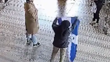 AYASOFYA’DAKİ BAYRAKLI  “YA ORTODOKS OL! YA ÖL!” PROVOKASYONU!