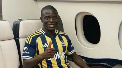 EFSANE FUTBOLCU KANTE BU AKŞAM SABİHA GÖKÇEN HAVALİMANINA İNİYOR!