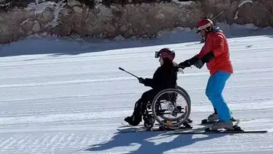 TEKERLEKLİ SANDALYE İLE KAYAK YAPMA İSTEĞİ GERÇEKLEŞTİ!