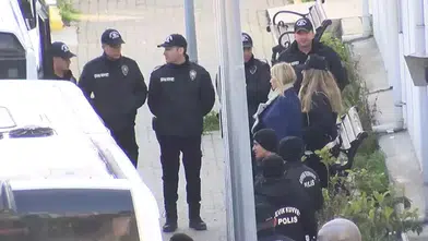 POLİSTE GÖZALTINDA BULUNDURULAN ÜNLÜLER ADLİ TIP'A GÖTÜRÜLDÜ!