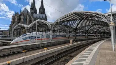 FLAŞ HABER! KÖLN MERKEZ GARINDA ALKOL YASAĞI BAŞLADI!