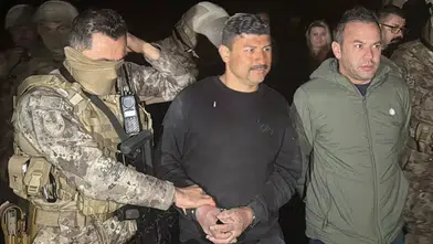 UŞAK'DA AİLE ŞİDDETİ İHBARINA GİDEN POLİSLERE TÜFEKLİ SALDIRI!