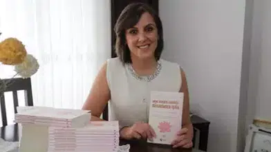 KANSERİ YENEN PELİN HEMŞİRE KİTABIYLA HASTALARA UMUT OLUYOR!