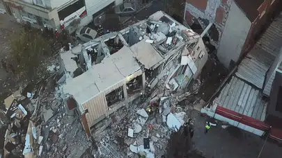 GEBZE'DE YIKILAN 7 ATLI BİNADAN KURTARMA ÇALIŞMALARI SÜRÜYOR!