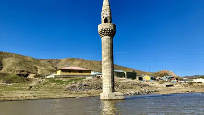 EN ÇOK ÇEKİLEN FOTOĞRAF SULAR ALTINDA KALAN CAMİİ MİNARESİ OLDU!