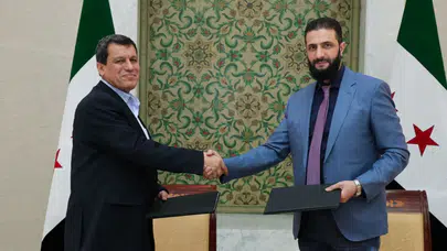 SURİYE'DE BEKLENEN GELİŞME! SDG VE MAZLUM ABDİ SONUNDA YOLA GELDİ!