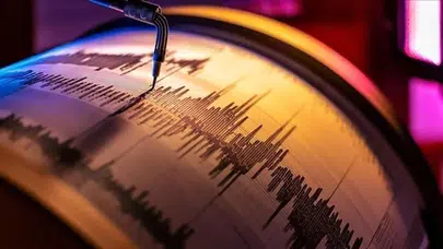 KORKUTAN DEPREMDE ÖLEN VE YARALANAN OLMAMASI SEVİNDİRDİ!