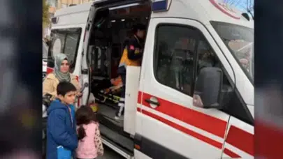 BAĞCILAR’DA PARKTAKİ OYUNCAKLARDA ELEKTRİK KAÇAĞI FACİASI YAŞANDI!