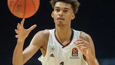 DÜNYANIN EN UZUN BASKETBOLCUSU WEMBANYAMA DURDURULAMIYOR!