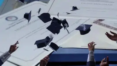 SAHTE DİPLOMA VE SÜRÜCÜ ÇETESİNİN FİRARİ LİDERİ "ALEX" YAKALANDI!