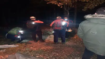 ULUDAĞ'DA YÖNLERİNİ KAYBEDEN  4 GENÇ HER YERDE ARANIYOR!