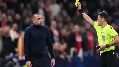 GALATASARAY'A AĞIR YENİLGİ SONRASI AJAX TEKNİK DİREKTÖRÜ KOVULDU!