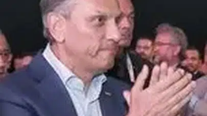 TURSAB’DA FİRUZ BAĞLIKAYA YENİDEN BAŞKAN SEÇİLDİ!