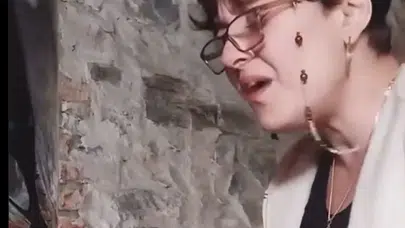 ANNE YASEMİN MİNGUZZİ OĞLU İÇİN YİNE PİYANONUN BAŞINA GEÇTİ!