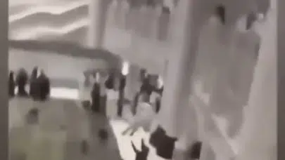 MESCİD-I HARAM’DA İNTİHARI GÜVENLİK GÖREVLİSİ BÖYLE ÖNLEDİ!