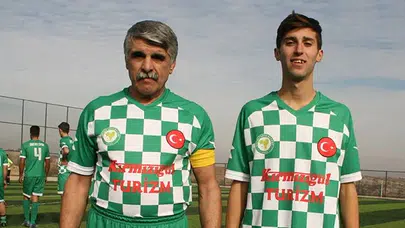 57 YAŞINDAKİ DEDE İLE 18 YAŞINDAKİ TORUN AYNI TAKIMDA OYNUYOR!