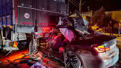 KAZA SONUCU YOLDA DURAN KAMYON BAŞKA KAZAYA NEDEN OLDU!