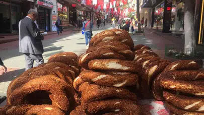 SİMİT YENİ YIL GELMEDEN ZAMLANARAK 25 TL’YE YÜKSELTİLDİ!