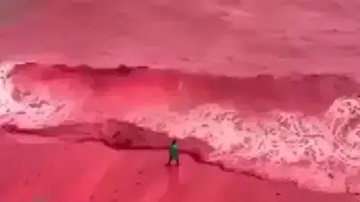 İRAN'DA BULUNAN HÜRMÜZ ADASI NEDEN KIRMIZIYA BÜRÜNDÜ?