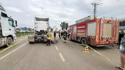 BİRİ BEBEK 5 KİŞİNİN BİNDİĞİ MOTOSİKLET TIR İLE ÇARPIŞTI!