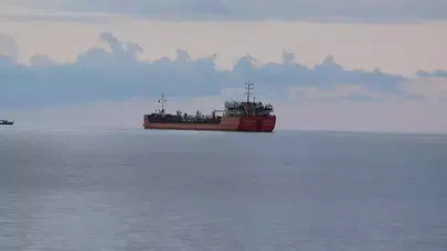 SALDIRIYA UĞRAYAN RUS GEMİSİ SİNOP AÇIKLARINDA BEKLİYOR!