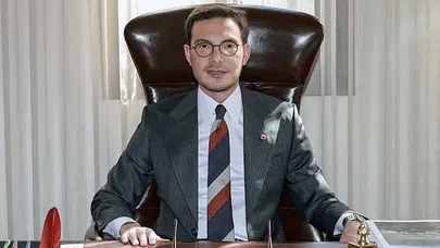 ŞOK! ŞOK! ŞOK! BAŞKANIN ODASINA DİNLEME CİHAZINI KOYANIN KİMLİĞİ ŞOKE ETTİ!