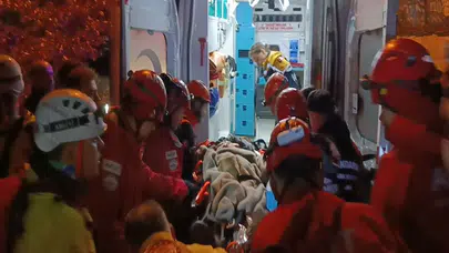 BURSA'DA GECE DOĞA YÜRÜYÜŞÜNDE UÇURUMDAN DÜŞTÜLER!