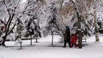 KAR YAĞIŞI NEDENİZ İLE BAZI İL VE İLÇELERDE EĞİTİME ARA VERİLDİ!