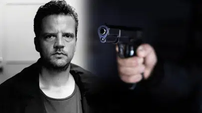 MAFYA DİZİSİ YÖNETMENİ EVİNDE KASKLI BİRİ TARAFINDAN SİLAHLA VURULDU!